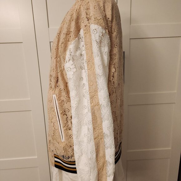 Eye Of The Needle White and gold lace bomber lace jacket size M EUC - Picture 4 of 8